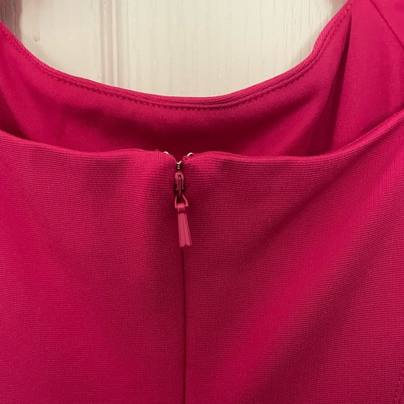 Cute, elegant & sexy short sleeve dress by Cache. - Picture 4 of 9